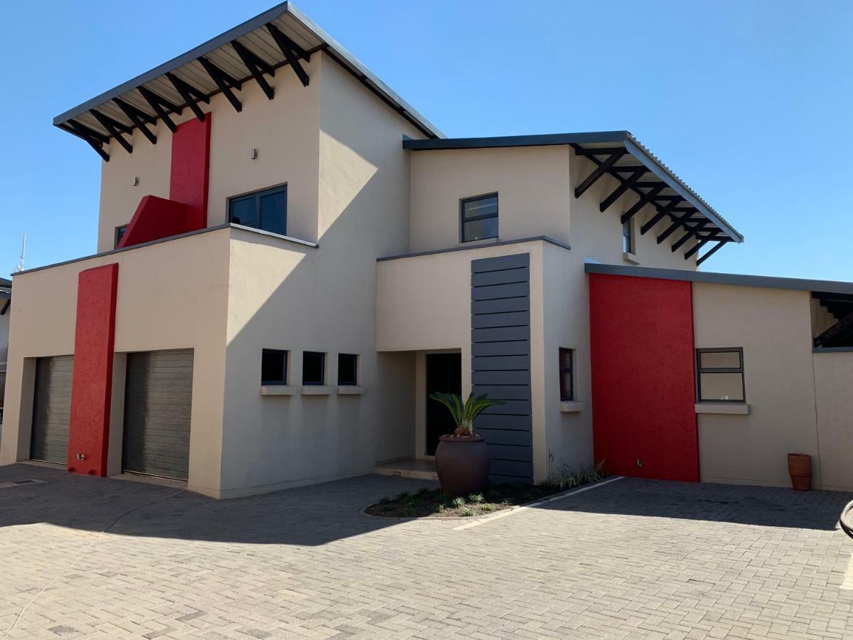 66 Dorp Street Apartment Polokwane Bagian luar foto