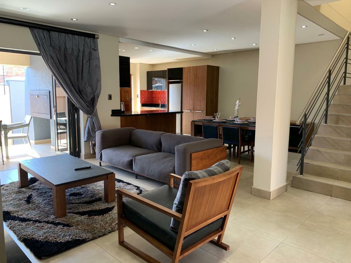 66 Dorp Street Apartment Polokwane Bagian luar foto