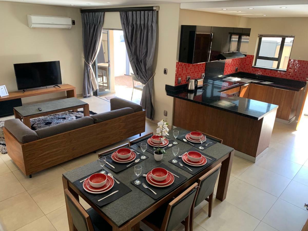66 Dorp Street Apartment Polokwane Bagian luar foto
